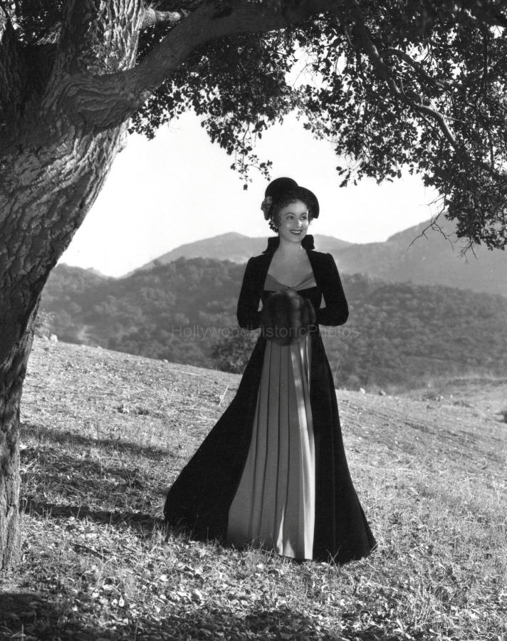 Anthony Adverse 1936 Olivia de Havilland Frederic March.jpg